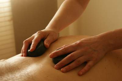 massage pierres chaudes